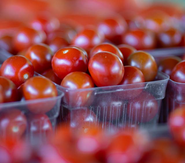 market-produce-cherry-tomatoes-pints